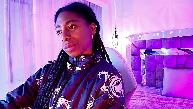 Queen perla  online show from July 15, 2026, 1:38 pm