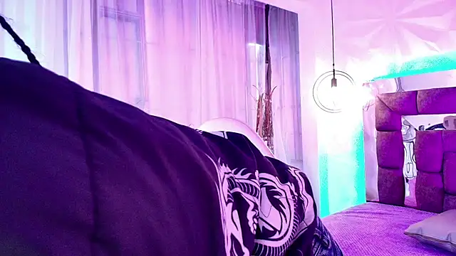 Queen perla  online show from July 19, 2026, 1:26 pm