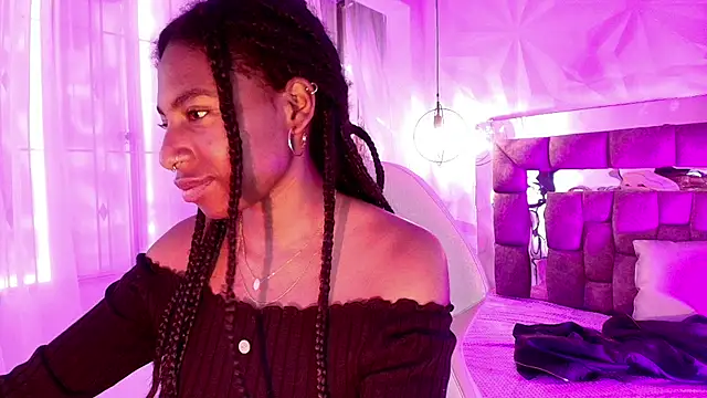 Queen perla  online show from July 23, 2026, 8:07 pm