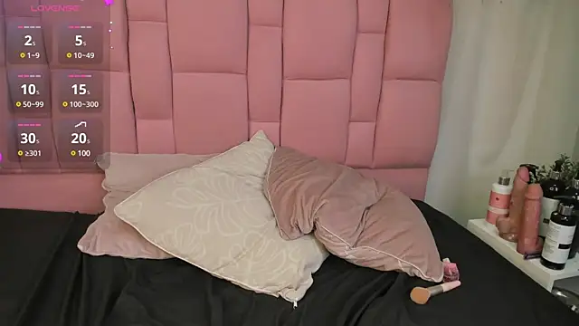 Snapshot of samantha-black chatting on March 5, 2025, 9:16 am samantha-black online show from March 5, 2025, 9:16 am