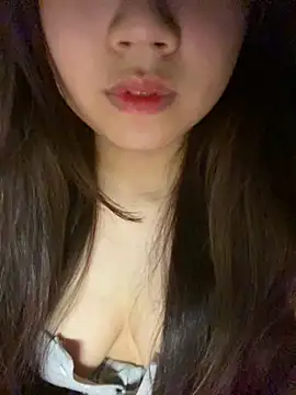 Snapshot of Hotellinh12 chatting on March 20, 2025, 5:47 pm Hotellinh12 online show from March 20, 2025, 5:47 pm