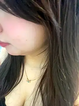 Snapshot of Hotellinh12 chatting on October 28, 2025, 4:49 am Hotellinh12 online show from October 28, 2025, 4:49 am