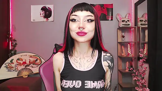 Snapshot of catipetite chatting on November 4, 2025, 5:50 am catipetite online show from November 4, 2025, 5:50 am