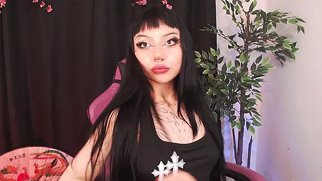 Snapshot of catipetite chatting on April 3, 2026, 2:42 am catipetite online show from April 3, 2026, 2:42 am