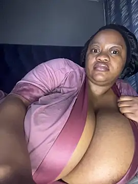 Chubbykarisma27 online show from April 29, 2026, 3:32 am