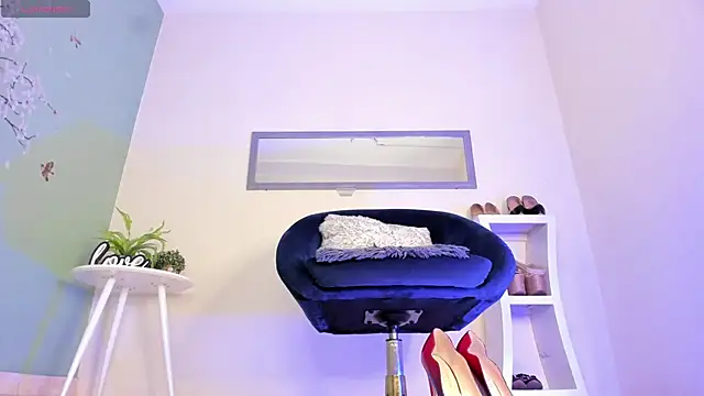 Snapshot of thais_dreams chatting on January 14, 2025, 12:14 pm thais dreams online show from January 14, 2025, 12:14 pm