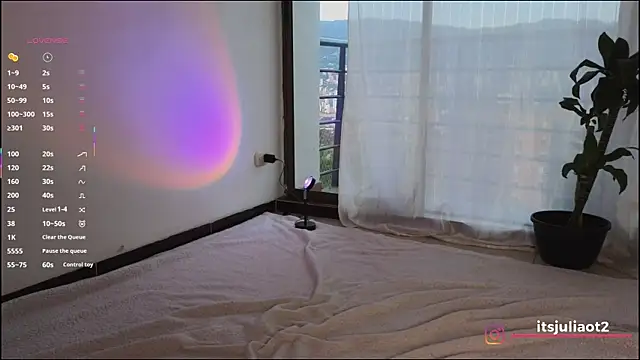 mssjulia online show from September 10, 2025, 10:54 pm