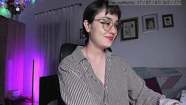 Conlosmichis online show from February 19, 2025, 2:33 am