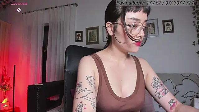 Snapshot of Conlosmichis chatting on February 26, 2025, 3:10 am Conlosmichis online show from February 26, 2025, 3:10 am