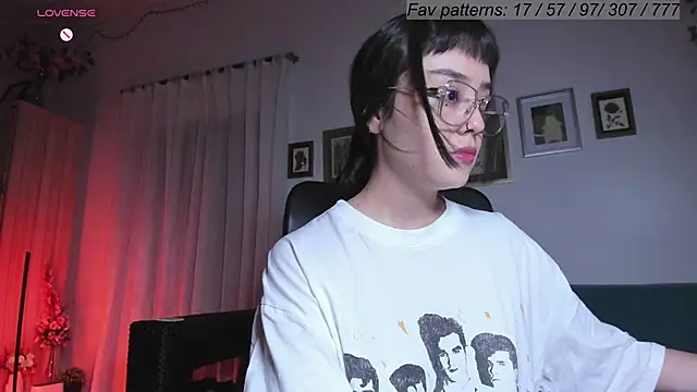 Snapshot of Conlosmichis chatting on March 11, 2025, 11:15 pm Conlosmichis online show from March 11, 2025, 11:15 pm