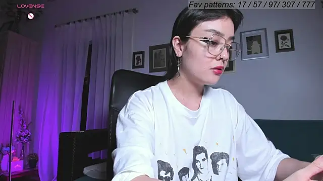 Snapshot of Conlosmichis chatting on March 15, 2025, 1:52 am Conlosmichis online show from March 15, 2025, 1:52 am