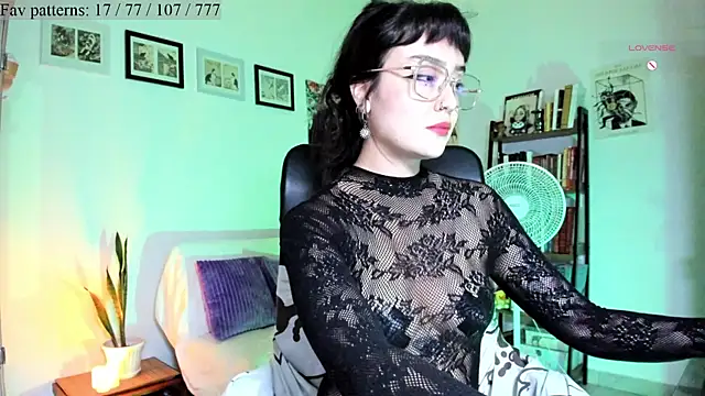 Snapshot of Conlosmichis chatting on October 11, 2025, 11:03 pm Conlosmichis online show from October 11, 2025, 11:03 pm