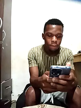 Uncletee112 online show from September 13, 2025, 11:15 pm