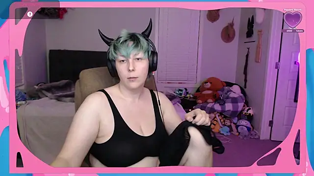 Snapshot of CirqueNoirBlu chatting on September 19, 2025, 3:19 am CirqueNoirBlu online show from September 19, 2025, 3:19 am