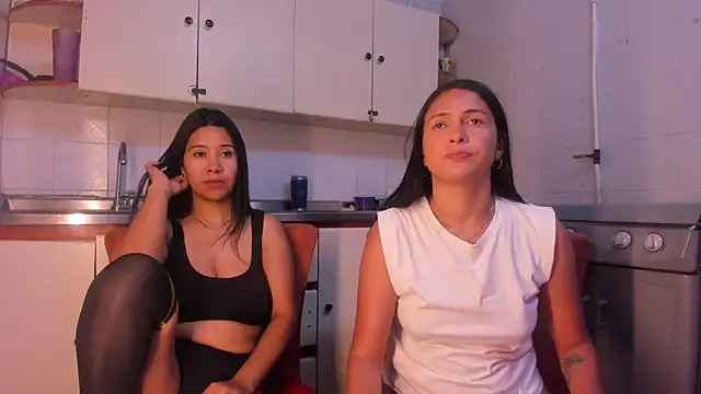 Snapshot of SofiAndNicol chatting on February 1, 2025, 11:21 am SofiAndNicol online show from February 1, 2025, 11:21 am