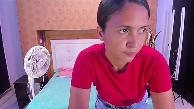 Snapshot of SofiAndNicol chatting on February 27, 2025, 10:59 am SofiAndNicol online show from February 27, 2025, 10:59 am