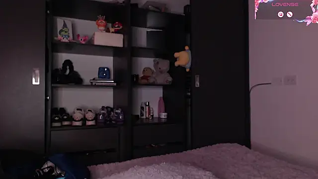 Snapshot of Your_rosalie chatting on October 23, 2025, 4:23 am Your rosalie online show from October 23, 2025, 4:23 am