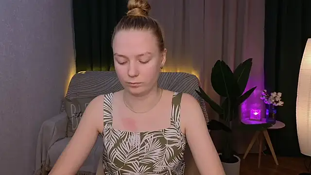 Snapshot of CarolynCohen__ chatting on December 2, 2024, 4:53 am CarolynCohen online show from December 2, 2024, 4:53 am