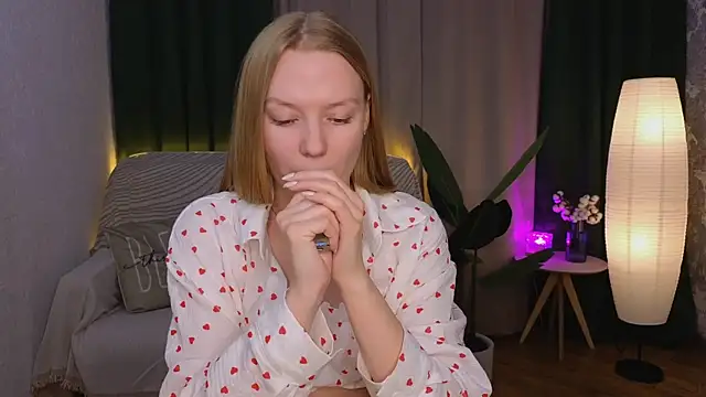 Snapshot of CarolynCohen__ chatting on January 12, 2025, 5:03 am CarolynCohen online show from January 12, 2025, 5:03 am