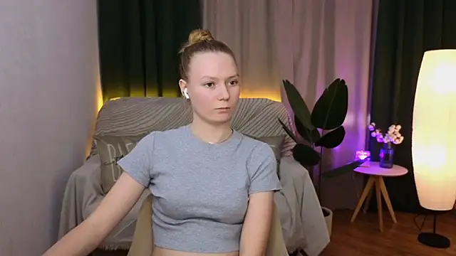 Snapshot of CarolynCohen__ chatting on January 14, 2025, 5:30 am CarolynCohen online show from January 14, 2025, 5:30 am