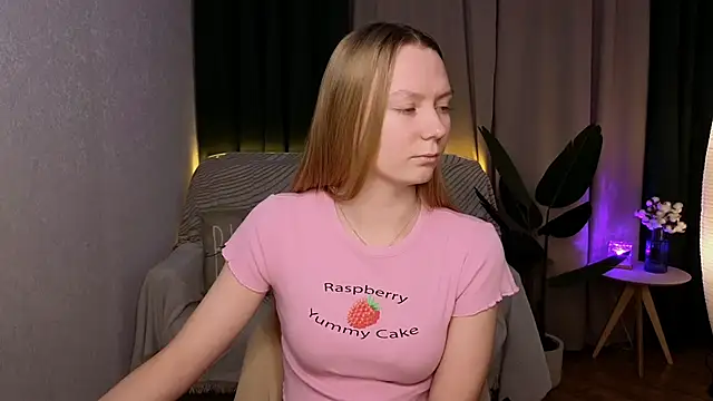 Snapshot of CarolynCohen__ chatting on January 17, 2025, 1:57 am CarolynCohen online show from January 17, 2025, 1:57 am