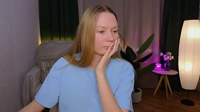 Snapshot of CarolynCohen__ chatting on January 27, 2025, 5:03 am CarolynCohen online show from January 27, 2025, 5:03 am