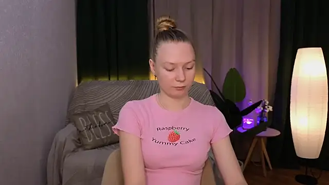 Snapshot of CarolynCohen__ chatting on January 30, 2025, 2:06 am CarolynCohen online show from January 30, 2025, 2:06 am