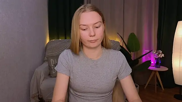 Snapshot of CarolynCohen__ chatting on February 3, 2025, 4:57 am CarolynCohen online show from February 3, 2025, 4:57 am