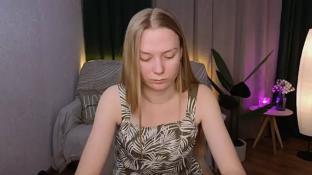 Snapshot of CarolynCohen__ chatting on February 17, 2025, 2:20 am CarolynCohen online show from February 17, 2025, 2:20 am