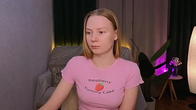 Snapshot of CarolynCohen__ chatting on February 21, 2025, 2:06 am CarolynCohen online show from February 21, 2025, 2:06 am