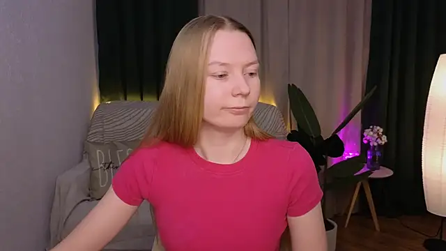 Snapshot of CarolynCohen__ chatting on February 24, 2025, 2:08 am CarolynCohen online show from February 24, 2025, 2:08 am