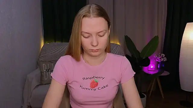 Snapshot of CarolynCohen__ chatting on February 28, 2025, 2:09 am CarolynCohen online show from February 28, 2025, 2:09 am