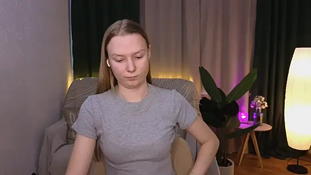 Snapshot of CarolynCohen__ chatting on March 3, 2025, 5:20 am CarolynCohen online show from March 3, 2025, 5:20 am