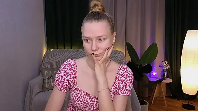 Snapshot of CarolynCohen__ chatting on March 4, 2025, 2:17 am CarolynCohen online show from March 4, 2025, 2:17 am