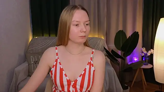 Snapshot of CarolynCohen__ chatting on March 17, 2025, 5:12 am CarolynCohen online show from March 17, 2025, 5:12 am