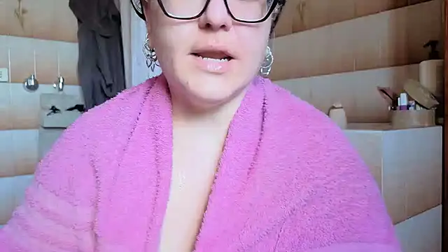 peachgirlmartyna online show from May 27, 2026, 1:30 pm