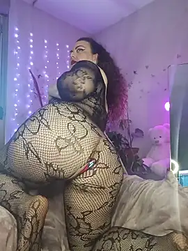 peachgirlmartyna online show from June 16, 2026, 2:19 pm