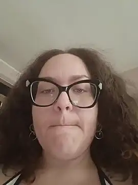 peachgirlmartyna online show from July 14, 2026, 1:17 pm