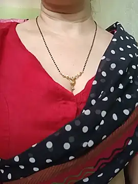 Snapshot of Rosy-B chatting on May 18, 2026, 9:26 am Rosy-B online show from May 18, 2026, 9:26 am