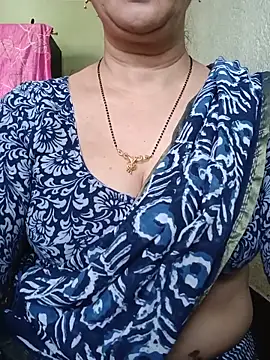 Snapshot of Rosy-B chatting on May 19, 2026, 9:48 am Rosy-B online show from May 19, 2026, 9:48 am
