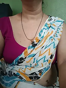 Snapshot of Rosy-B chatting on May 27, 2026, 12:07 am Rosy-B online show from May 27, 2026, 12:07 am
