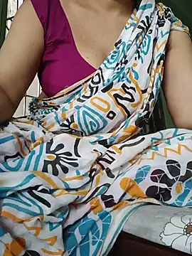 Snapshot of Rosy-B chatting on June 4, 2026, 12:11 pm Rosy-B online show from June 4, 2026, 12:11 pm