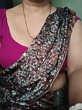 Snapshot of Rosy-B chatting on June 8, 2026, 11:49 pm Rosy-B online show from June 8, 2026, 11:49 pm