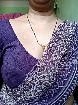 Snapshot of Rosy-B chatting on June 28, 2026, 12:27 am Rosy-B online show from June 28, 2026, 12:27 am