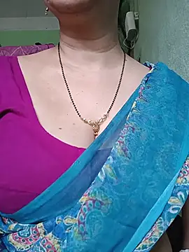 Snapshot of Rosy-B chatting on July 6, 2026, 9:39 am Rosy-B online show from July 6, 2026, 9:39 am