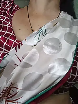 Snapshot of Rosy-B chatting on July 10, 2026, 9:45 am Rosy-B online show from July 10, 2026, 9:45 am