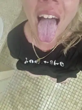 Snapshot of Off_the_Lesh chatting on November 21, 2025, 2:05 pm Off the Lesh online show from November 21, 2025, 2:05 pm