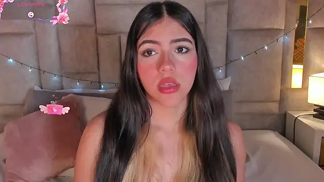 Snapshot of SofiScott_ chatting on January 27, 2025, 9:00 pm SofiScott online show from January 27, 2025, 9:00 pm