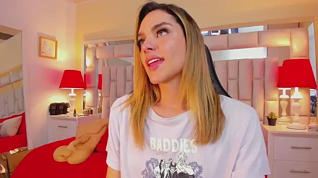 Snapshot of mariiahneedles chatting on January 3, 2025, 10:29 pm mariiahneedles online show from January 3, 2025, 10:29 pm