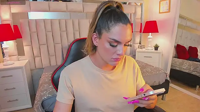 Snapshot of mariiahneedles chatting on February 4, 2025, 3:54 am mariiahneedles online show from February 4, 2025, 3:54 am